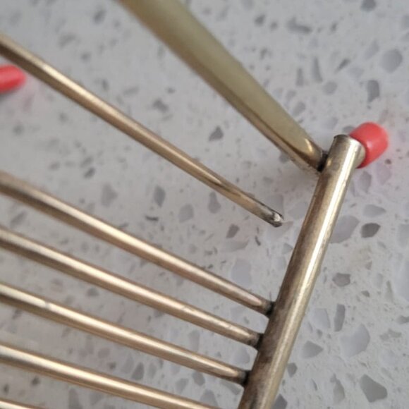 1960s Vintage Gold Tone Wire Record Holder for 45 rpm. Pre-owned . - Picture 3 of 9